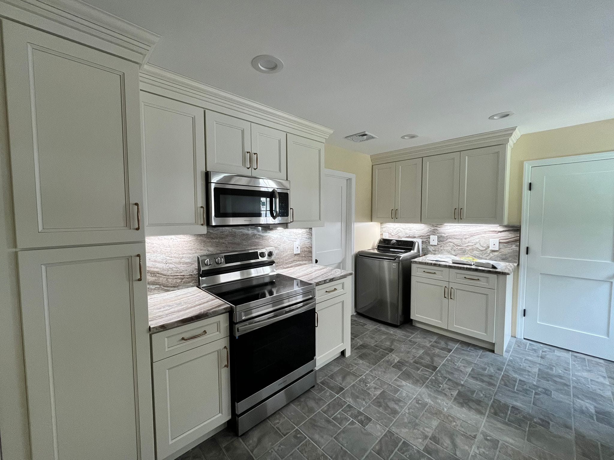 Remodeled kitchen by Luis & Sons in New Jersey